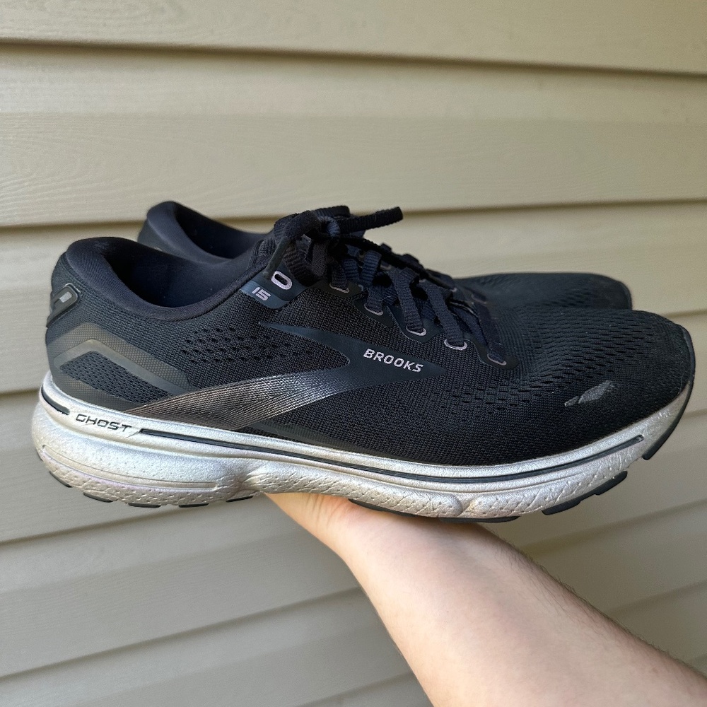 Black Brooks Ghost 15 running shoes